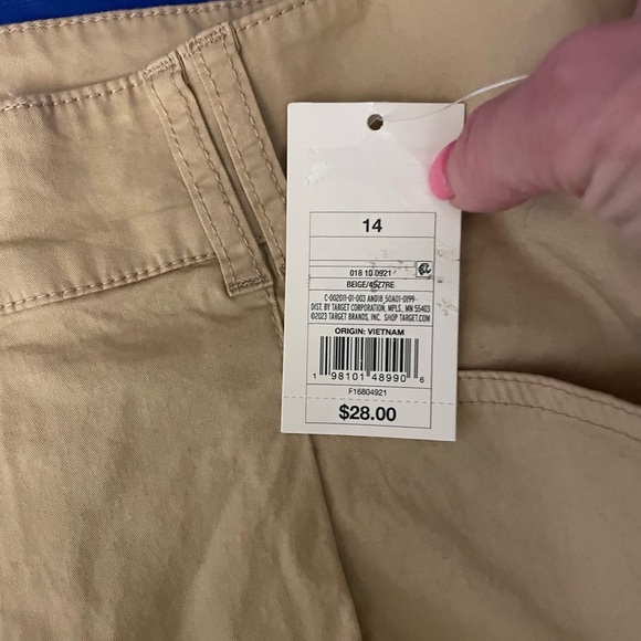 NWT- BAGGY PANTS
CLASSIC STYLE 
SOFT TAN COTTON 
JEANS - Picture 3 of 8